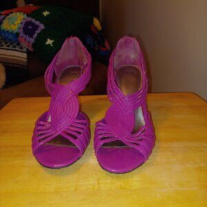 Elle Mariel Fuchsia Strappy Heel Size 8.5
